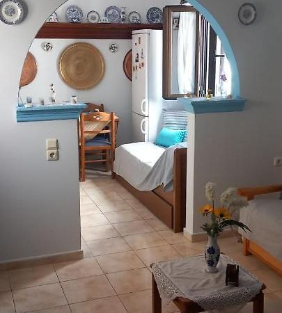 Ftoulis Lägenhet Skyros Exteriör bild